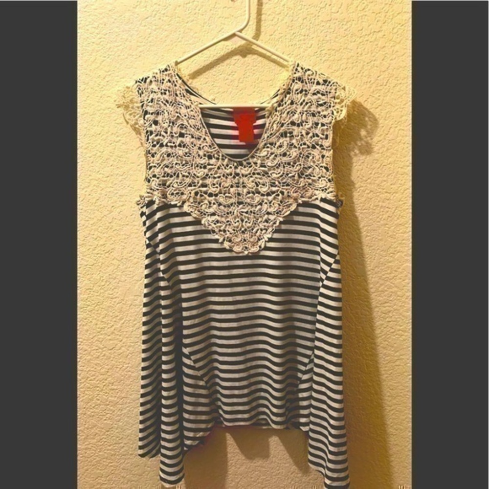 V Cristina medium striped top